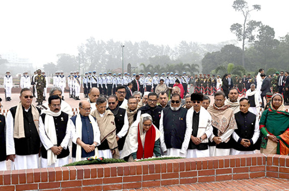 শেখ হাসিনার নেতৃত্বে জাতীয় স্মৃতিসৌধে শ্রদ্ধা জানাল নতুন মন্ত্রিসভা