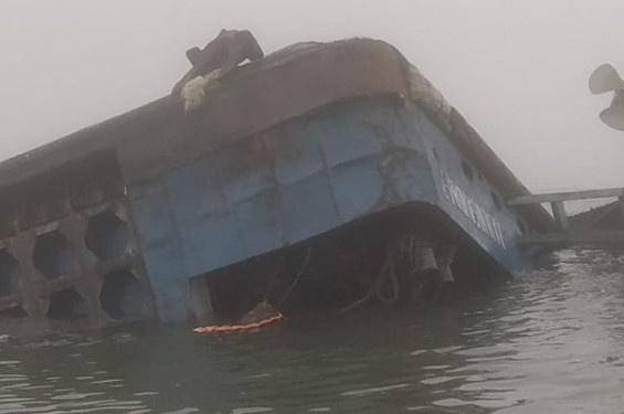 পাটুরিয়ায় ফেরিডুবি: জীবিত উদ্ধার ১০, নিখোঁজ একজন