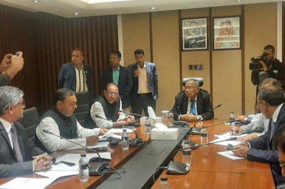 দ্রব্যমূল্য নিয়ন্ত্রণের উপায় খুঁজতে জরুরি সভায় মন্ত্রীরা