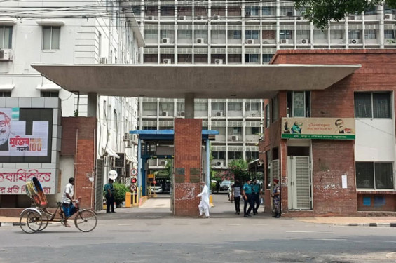 ৫ দিনের ছুটি শেষে অফিস-আদালত খুলছে সোমবার