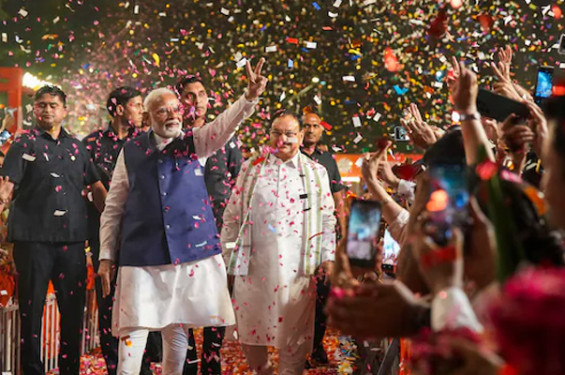পদত্যাগ করলেন মোদী, শপথ নিতে পারেন শনিবার