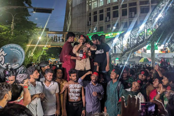 সোমবারও ব্লকেড চলবে, এবার সব গ্রেডে কোটা বাতিলের এক দফা দাবি