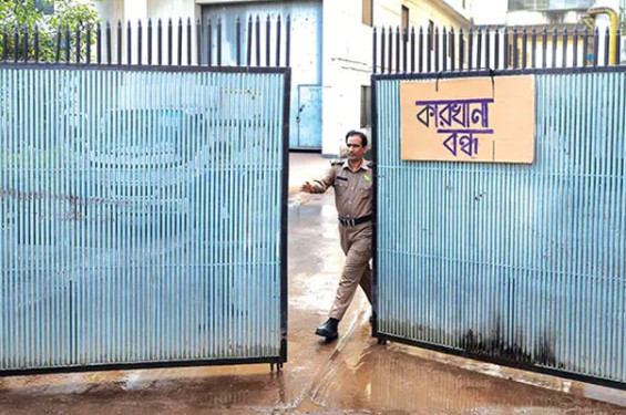 সারা দেশের সব পোশাক কারখানা বন্ধ ঘোষণা