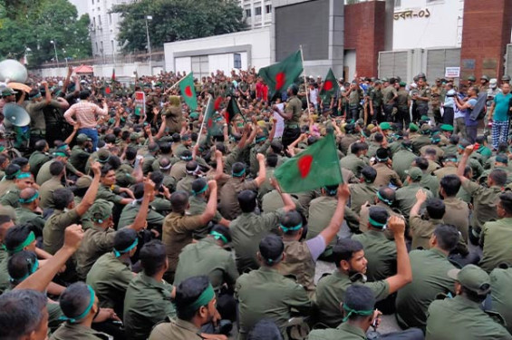 পল্টন থানায় ৪ হাজার আনসার সদস্যের নামে মামলা