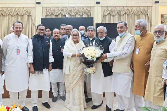 বড় ধরনের রাজনৈতিক সংকটে ১৪ দলের শরিকরা