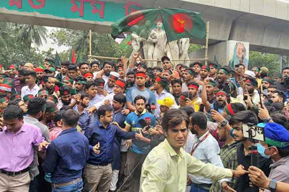 হাইকোর্ট ঘেরাও কর্মসূচিতে জড়ো হচ্ছেন শিক্ষার্থীরা