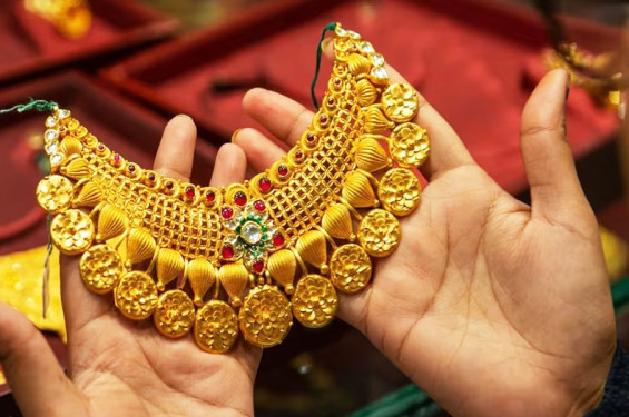 দেশের বাজারে কমল সোনার দাম