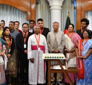 প্রত্যেক ধর্মে শান্তির বাণী আছে, সেই বাণী নিজের মধ্যে স্থাপন করতে হবে: প্রধান উপদেষ্টা