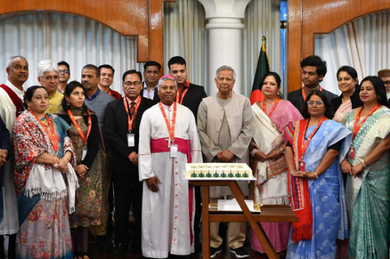 প্রত্যেক ধর্মে শান্তির বাণী আছে, সেই বাণী নিজের মধ্যে স্থাপন করতে হবে: প্রধান উপদেষ্টা