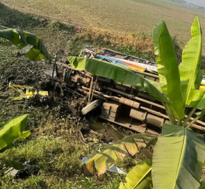 ফরিদপুরে বাস-ট্রাকের মুখোমুখি সংঘর্ষে নিহত ২