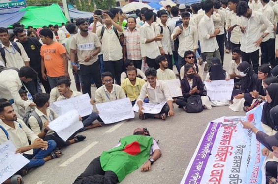 ‘রেলপথ ব্লকেড’ শিথিল, বৈঠকের পর নতুন কর্মসূচি