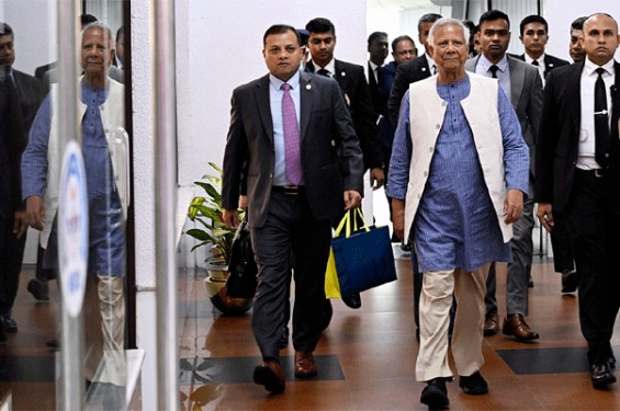 দেশে ফিরেছেন প্রধান উপদেষ্টা
