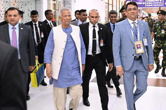 দেশে ফিরেছেন প্রধান উপদেষ্টা