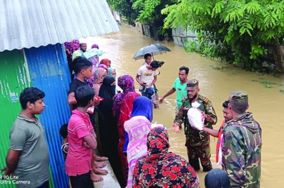 তলিয়ে যাচ্ছে গ্রামের পর গ্রাম