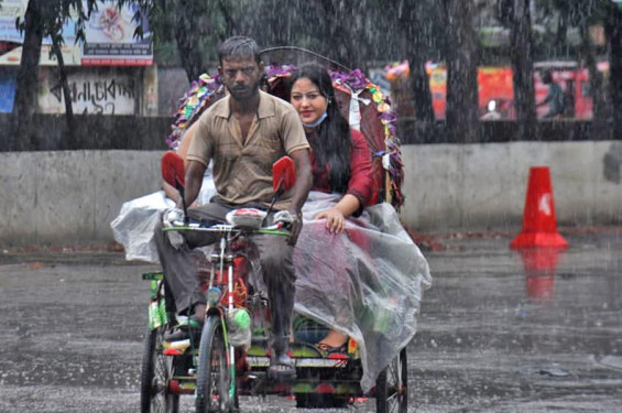 সাগরে লঘুচাপের সম্ভাবনা, বাড়তে পারে বৃষ্টি