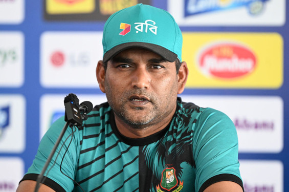 পদত্যাগ করছেন সালাউদ্দিন