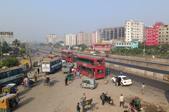 ঢাকা-চট্টগ্রাম মহাসড়কে যানবাহনের চাপ কম