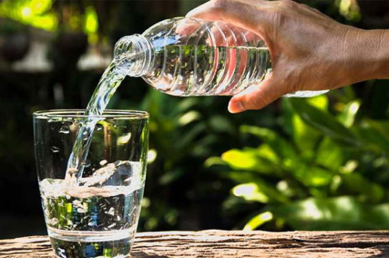 শীতেও প্রতিদিন ৮ থেকে ১০ গ্লাস পানি