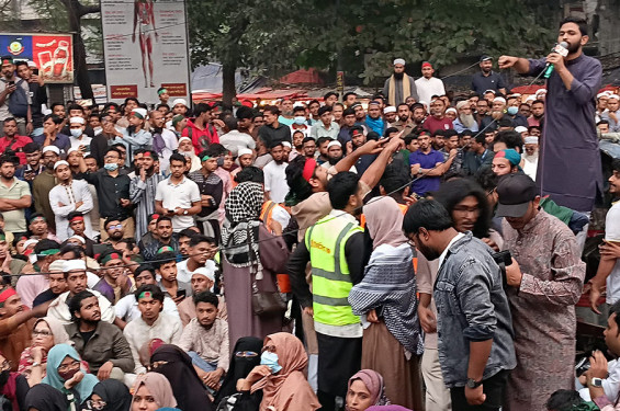স্বরাষ্ট্র উপদেষ্টার পদত্যাগে ২৪ ঘণ্টার আলটিমেটাম