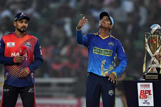ফাইনালে টস জিতে ফিল্ডিং চট্টগ্রামের