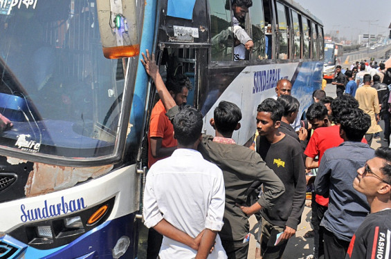 ঈদযাত্রায় ভাড়া বাড়ালে পরিবহনের রুট পারমিট বাতিল