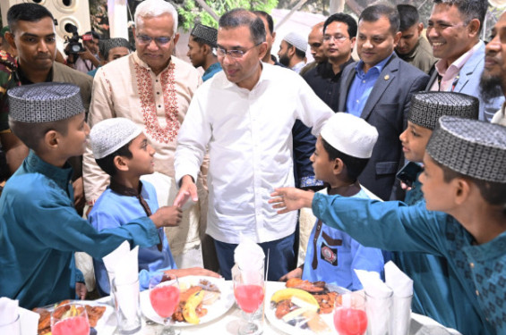 আলেম-ওলামা ও এতিমদের সঙ্গে প্রধানমন্ত্রীর ইফতার
