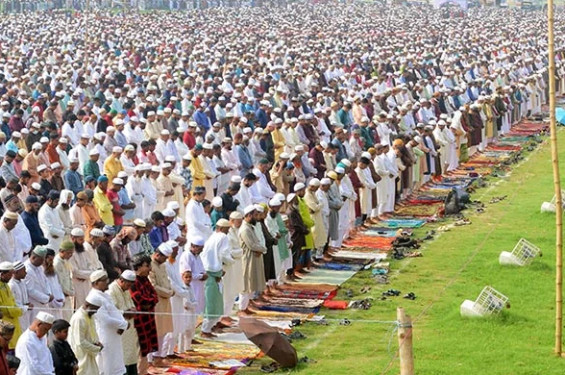 ঐতিহাসিক শোলাকিয়ায় লাখো মুসল্লির অংশগ্রহণে ঈদ জামাত