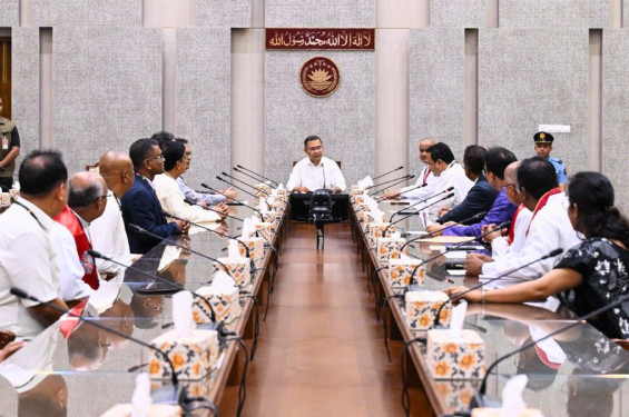 প্রোটেস্ট্যান্ট চার্চের নেতাদের সঙ্গে প্রধানমন্ত্রীর শুভেচ্ছা বিনিময়