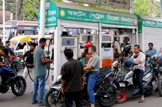হরমুজ নিয়ে অনিশ্চয়তায় বাড়ল তেলের দাম