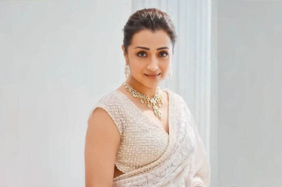 অভিনেত্রী তৃষার বাড়িতে বোমা হামলার হুমকি