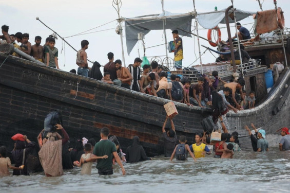 এক বছরে সমুদ্রে নিখোঁজ ৯০০ রোহিঙ্গা