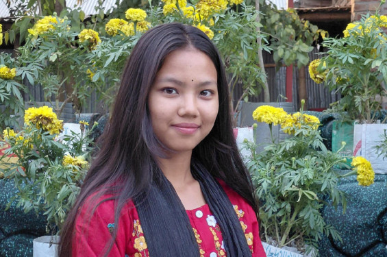 গানে প্রশংসা কুড়াচ্ছেন মনামি