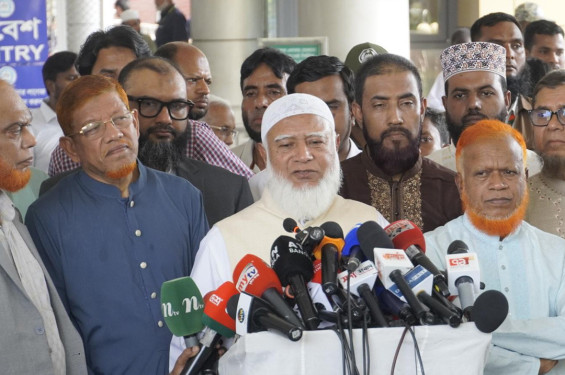 দেশের ক্ষতি হলে নীরবে বসে থাকব না: জামায়াত আমির