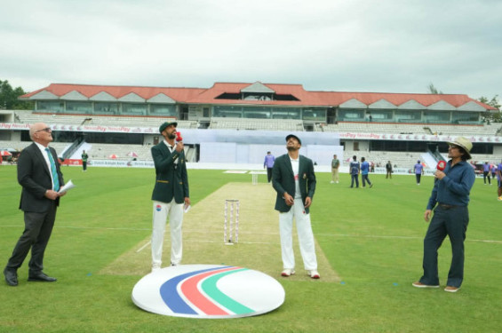 টসে জিতে বাংলাদেশকে ব্যাটিংয়ে পাঠাল পাকিস্তান