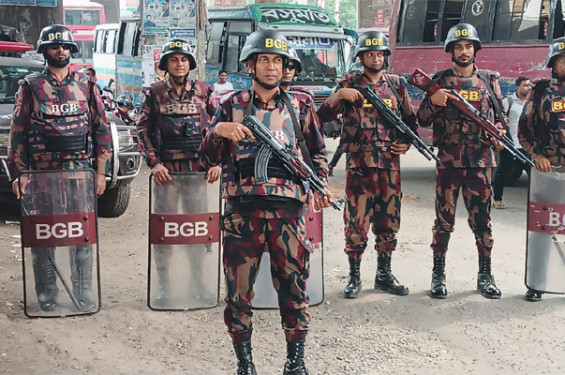 ঈদকে ঘিরে আইনশৃঙ্খলা রক্ষা-যানজট নিয়ন্ত্রণে বিজিবি মোতায়েন