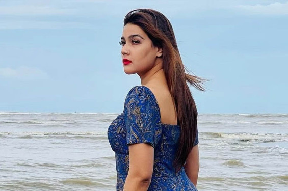 যুক্তরাষ্ট্র থেকে এখন কলকাতায় মাহিয়া মাহি