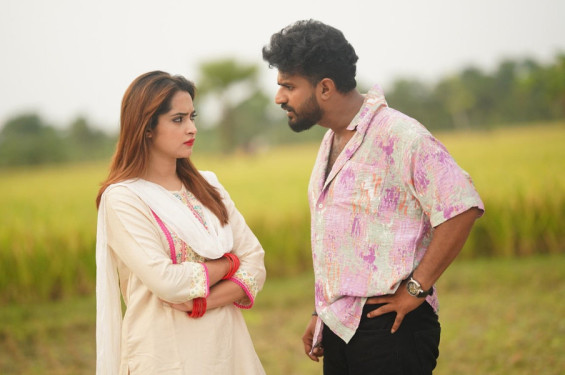 কেয়া পায়েলের প্রেমে ফারহানের ‘ডুব’