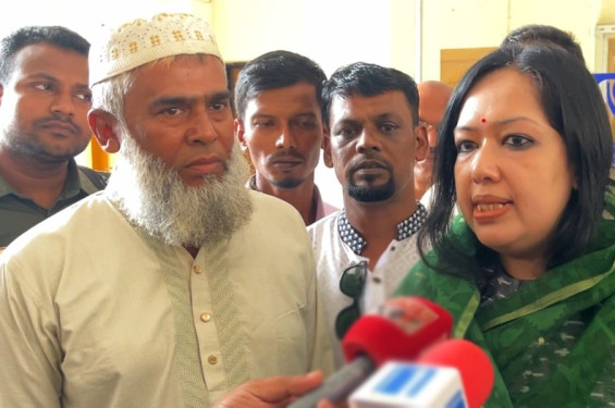 শেখ হাসিনার দেশে ফিরতে বাধা নেই : রুমিন ফারহানা