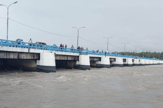তিস্তার পানি বিপৎসীমার ওপরে, বন্যার শঙ্কা