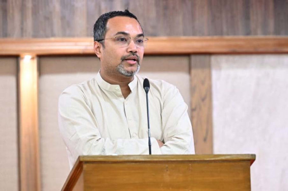 প্রতিটি প্রতিশ্রুতি বাস্তবায়নে সরকার কাজ করছে : মাহদী আমিন
