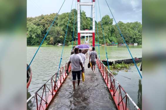 কাপ্তাই হ্রদে পানি বাড়ছে, ডুবে গেছে ঝুলন্ত সেতু