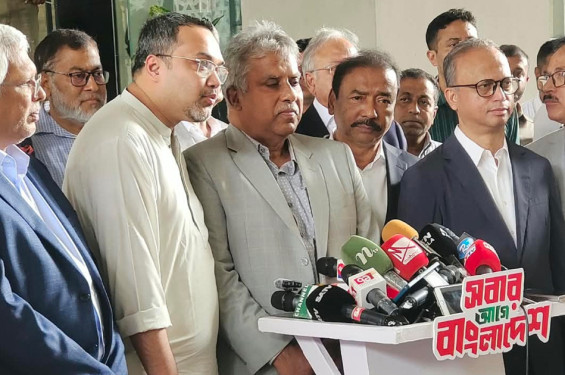 শিল্পকারখানায় বিদ্যুৎ-গ্যাস সরবরাহ উন্নতির আশ্বাস প্রধানমন্ত্রীর