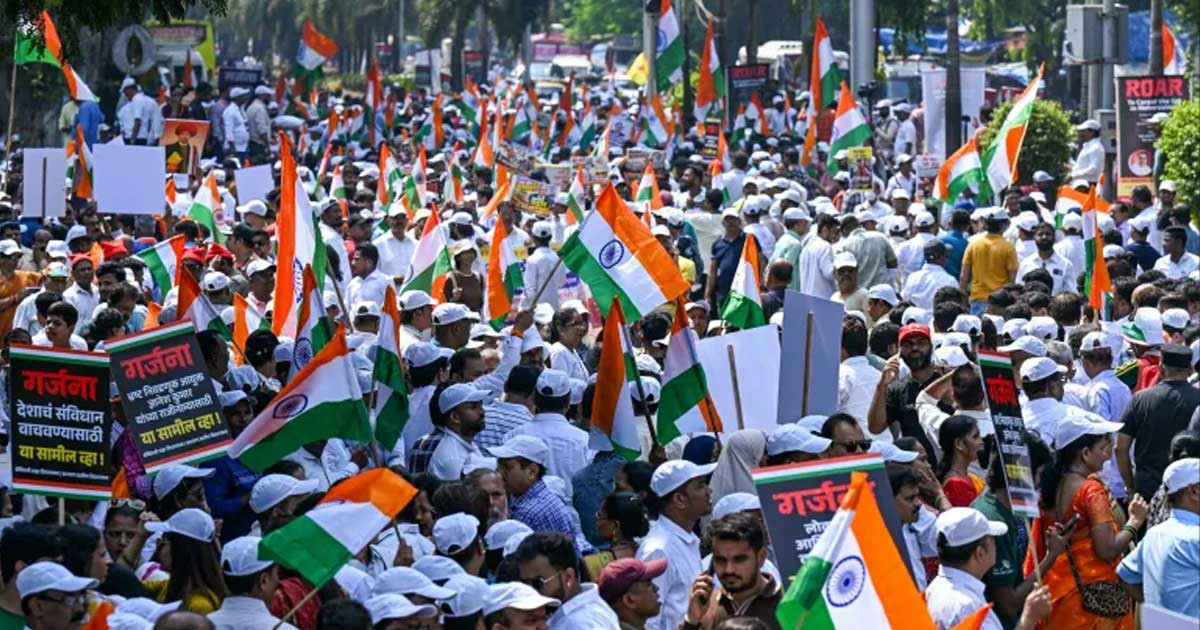পদত্যাগের দাবিতে দিল্লিতে তৃতীয় দিনের বিক্ষোভ