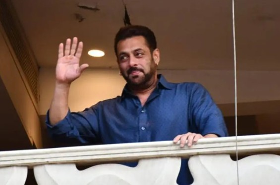 ভয় পেয়েছেন সালমান, দেখা যাবে না আর খোলা বারান্দায়!