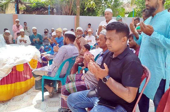 লোহাগড়ায় শ্রমিকদল নেতাদের শুভেচ্ছা বিনিময় ও দোয়া মাহফিল অনুষ্ঠিত
