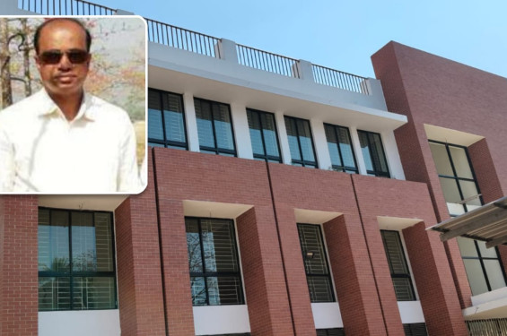 নির্মাণ কাজ শেষ হওয়ার আগেই ফাটল: ধসে পড়ার ঝুঁকিতে বান্দরবান প্রাণিসম্পদ দপ্তরের কোটি টাকার ভবন