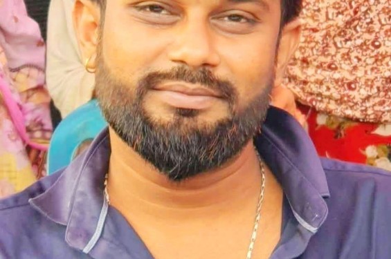 ডিশ ব্যবসার নিয়ন্ত্রণ নিয়ে রক্তাক্ত সংঘর্ষ: নরসিংদীতে যুবককে কুপিয়ে ও গুলি করে হত্যা