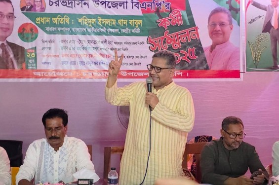 আওয়ামী লীগ নেত্রী  নেতাকর্মীদের ফেলে পালিয়ে গেছেন, তবে আমাদের নেত্রী  পালিয়ে যান নাই:শহিদুল ইসলাম বাবুল
