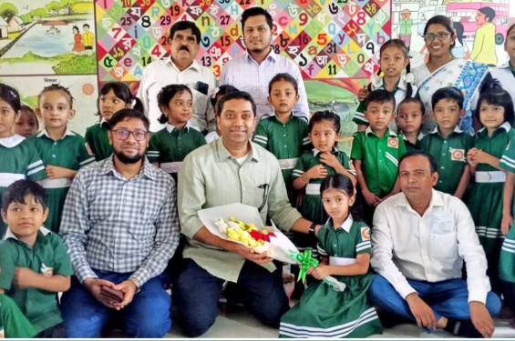 লামায় প্রাথমিক বিদ্যালয় পরিদর্শনে প্রতিমন্ত্রী ববি হাজ্জাজ