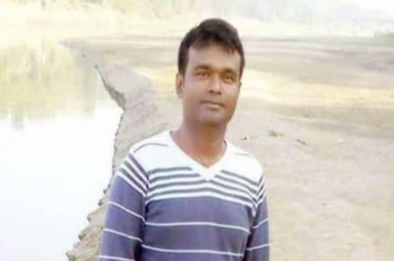 যুবকের অর্ধগলিত মরদেহ ঘরের ভেতর থেকে উদ্ধার